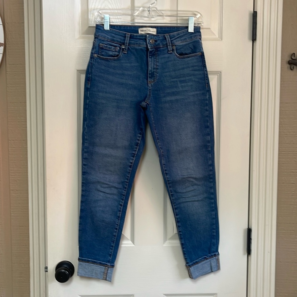 Gap size 4 / 27R true skinny jeans. Ankle length. Great condition